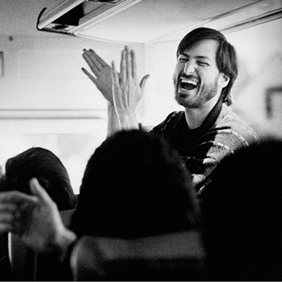 Free Steve Jobs iPad Wallpaper 25