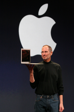 Steve Jobs iPhone 4S, iPhone 4 & iPod touch 4G Free Wallpaper 19